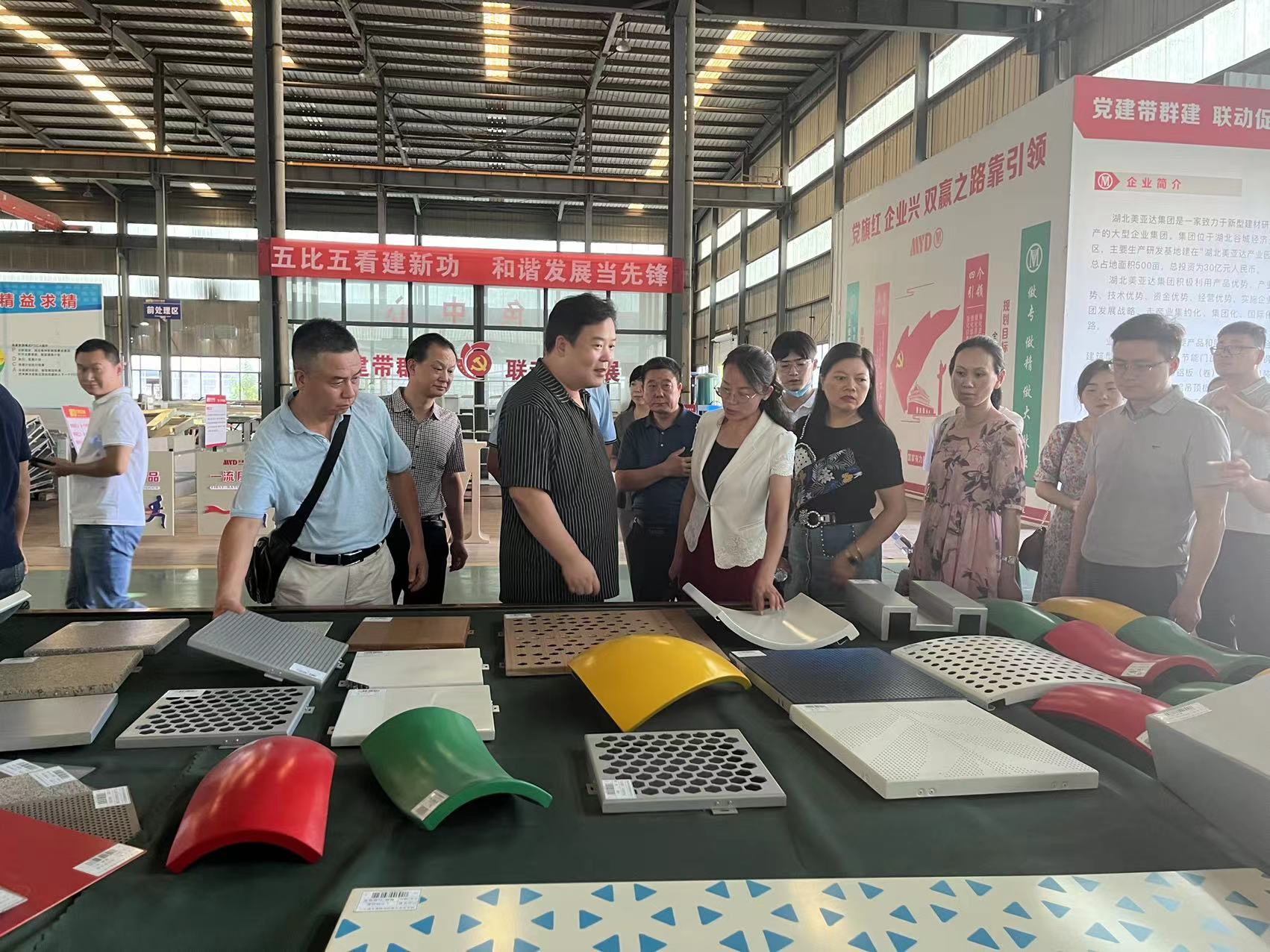 热烈欢迎市、县科协领导及院士专家莅临我司参观指导工作(图4)